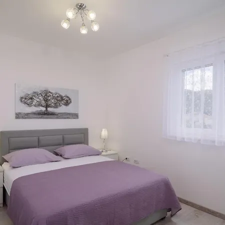 Family Friendly With A Swimming Pool Poljica, Trogir - 22079 Poljica (Trogir)