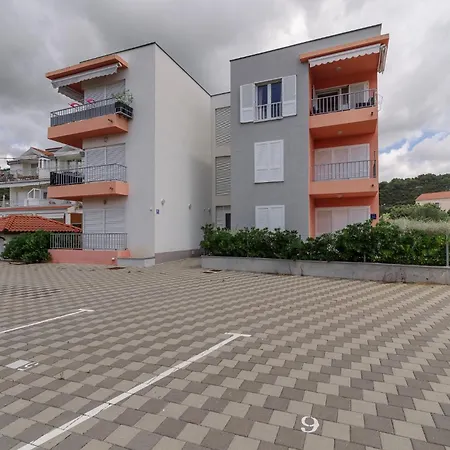 Apartment Family Friendly With A Swimming Pool Poljica, Trogir - 22079
