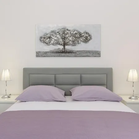 Apartment Family Friendly With A Swimming Pool Poljica, Trogir - 22079 *